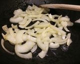 A picture of step 1 of Spicy Mexican prawns.