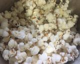 Foto langkah ke 2 dari resep Popcorn Pandan.
