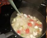 A picture of step 4 of Noodle soup (Tom Yam soup).
