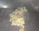 รูปขั้นตอนการทำที่ 2 ของ ผัดกุ้งกระเทียม (แบบมีน้ำ)