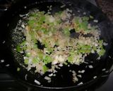 Foto del paso 3 de la receta: Guisado rústico de lentejas al disco de arado u olla de barro