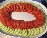 Une image de l'étape 5 de Salade de concombre et tomates à l endive rouge et persil.