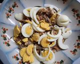 Foto del paso 2 de la receta: Ensalada de papas, sardina y huevo duro