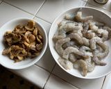 A picture of step 4 of Creamy Shrimp and Mushroom Fettuccine.