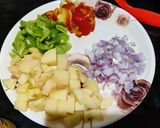 A picture of step 1 of Capsicum aloo.