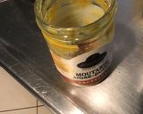 Une image de l'étape 1 de Sauce salade crémeuse aux deux moutardes et herbes aromatiques.
