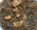 Foto langkah ke 10 dari resep Jajangmyeon ala indonesia aka Sohun Goreng Bumbu Semur.