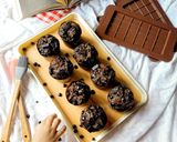 Foto langkah ke 9 dari resep 244. Banana Double Choco Muffin Cake.