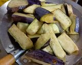 Foto langkah ke 2 dari resep Tumis Terong Saus Tiram.