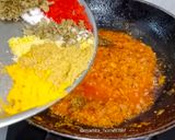A picture of step 4 of Cashew Masala Curry.