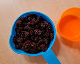 Foto del paso 1 de la receta: Galletas de avena y pasas 🍇 sin azúcares agregados ni balanza