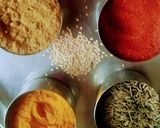 लेफ्ट ओव्हर चपातीचा तिखट चुरमा (Left Over Chapaticha Tikhat Churma Recipe In Marathi) रेसिपी स्टेप 2 फोटो 