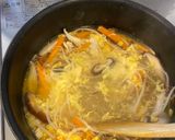 Hình bước làm 7 của món Súp ức gà với các loại rau (Chicken soup with vegetables)