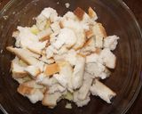 A picture of step 2 of Bread potato cutlet.