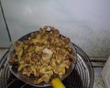 Foto langkah ke 1 dari resep Sambal Goreng Kentang Usus Ati Ampela Pedas.
