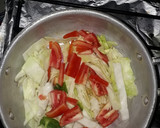 Foto del paso 2 de la receta: Guiso de pollo con arroz arrepollado..