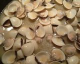 Foto del paso 8 de la receta Bacalao al pil pil con almejas y langostinos