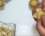 صورة لخطوة 7 من وصفة حلوى الدزيريات الجزائرية بجوز الهند من ام اسيل