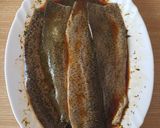 Foto del paso 2 de la receta: 🇪🇦 Filetes de trucha a la plancha marinados con soja y eneldo