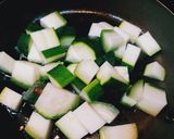 Foto del paso 1 de la receta Crema de espárragos y calabacín