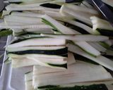 Foto del paso 4 de la receta: Espaguetis🍝 de calabacín🥒🌶 en salsa🍝de tomate🍅🤔
