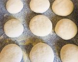Foto del paso 2 de la receta: Pancitos caseros 🤗ideales para rellenar 🍞🥖