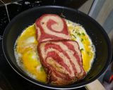 Foto langkah ke 5 dari resep Egg Sandwich.