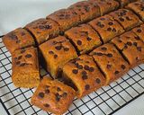 Foto langkah ke 7 dari resep Banana Cake Choco Chips.