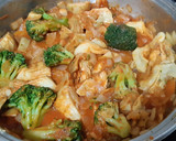 Foto del paso 5 de la receta: Fideos con alcachofas, brócoli y langostinos