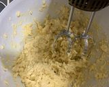 A picture of step 4 of Cheesy dough balls.