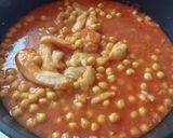 Foto del paso 3 de la receta: Potaje de garbanzos de bacalao con tomate 🍅🐟