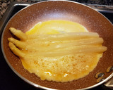 Foto del paso 2 de la receta: Tortilla de espárragos blancos