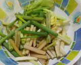 รูปขั้นตอนการทำที่ 8 ของ กุ้งผัดผงกะหรี่