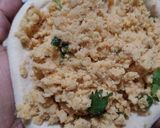 A picture of step 4 of Tawa daal bhare parathe.