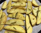 Rosemary Flavoured Baked Potato Wedges recipe step 4 photo