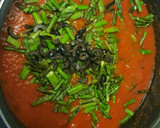 Foto del paso 4 de la receta: Putanesca con espárragos trigueros(vegetariano)