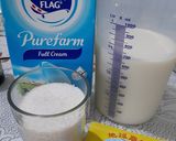 Foto langkah ke 1 dari resep Pudding Susu Topping Jeruk, Anggur dan Sirup.