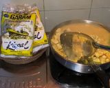 Foto langkah ke 4 dari resep Oseng Ayam Bumbu Pepes.