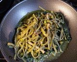Foto del paso 2 de la receta: Espinacas con fettuccini de espinacas