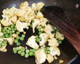 A picture of step 5 of Cauliflower and Peas Subzi (Maharashtrian style).