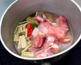 รูปขั้นตอนการทำที่ 3 ของ ต้มยำไก่น้ำใส