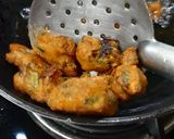 मिक्स दाल और मेथी पकौड़े (mixed dal aur methi pakode recipe in Hindi) रेसिपी चरण 4 फोटो