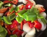 Foto del paso 4 de la receta: Patatas fritas en airfryer con costillejas y tomate