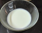 A picture of step 2 of Oreo chocolate pudding.
