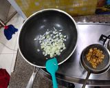 Foto langkah ke 4 dari resep Ayam Jamur untuk Bakmi / Nasi Tim 蘑菇鸡用于面条或团队米饭.