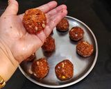 A picture of step 4 of Garden cress seeds ladoos.
