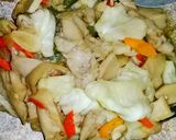 Foto langkah ke 4 dari resep Tumis jamur + kubis.