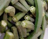 A picture of step 1 of Special Bhindi Do Pyaza.