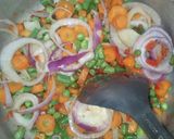 A picture of step 3 of Fried rice with victoria chicken and salad.