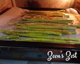 A picture of step 2 of Oven Roasted Asparagus.